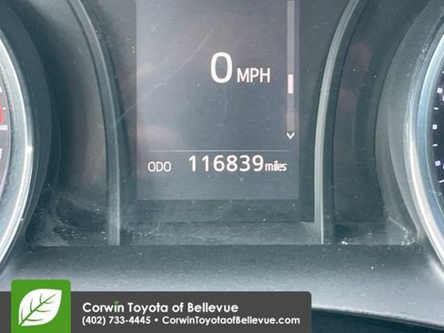 Used 2019 Toyota Camry SE FWD image 10