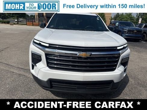 Used 2024 Chevrolet Traverse LT w/ Enhanced Driving Package image 8