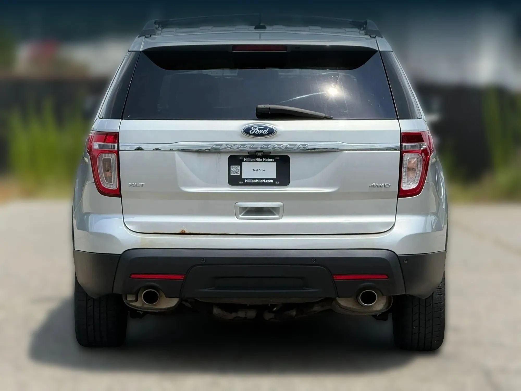 Used 2015 Ford Explorer XLT w/ Equipment Group 201A AWD/4WD image 4