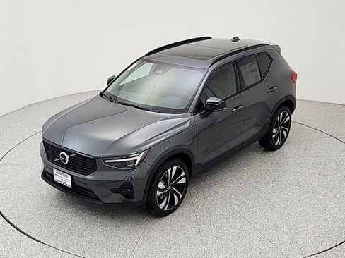 New 2026 Volvo XC40 B5 Plus w/ Protection Package Premier AWD/4WD image 13