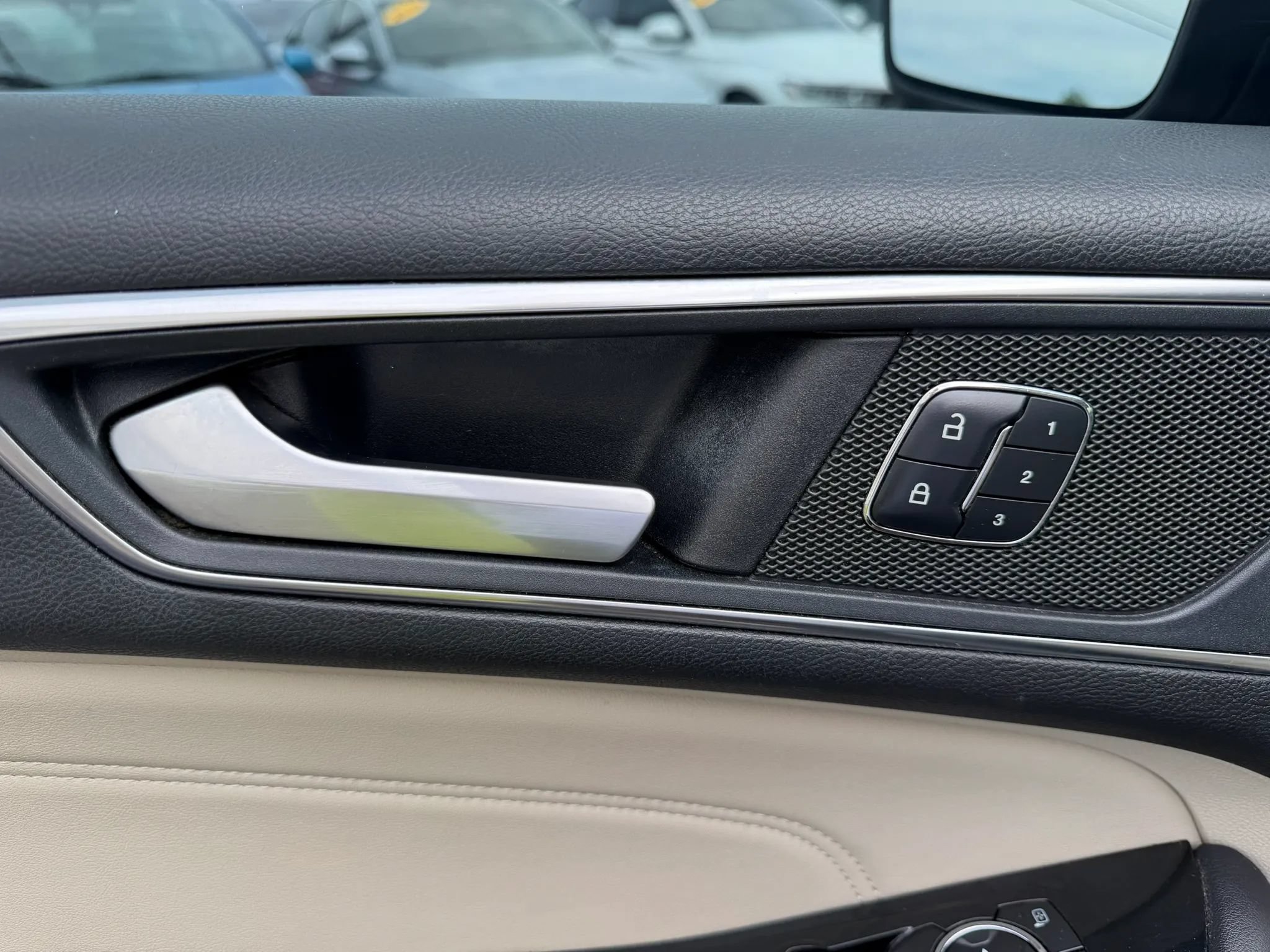 Used 2018 Ford Edge Titanium AWD/4WD image 13