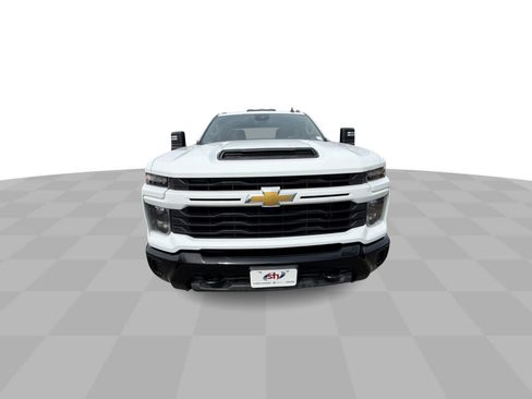 Certified 2024 Chevrolet Silverado 2500 Custom w/ Custom Value Package image 3