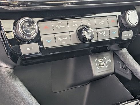 New 2026 Jeep Compass Trailhawk w/ Sun, Sound & Navigation Group image 23