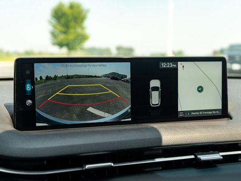 Used 2025 Genesis GV70 2.5T image 29