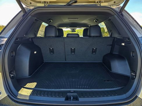 New 2026 GMC Terrain Elevation w/ Elevation Premium Package AWD/4WD image 30