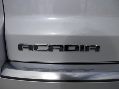 Used 2016 GMC Acadia Denali image 9