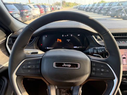New 2026 Jeep Grand Cherokee Limited AWD/4WD image 17