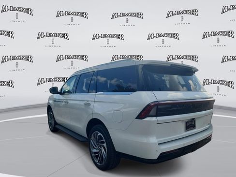 New 2026 Lincoln Navigator Premiere AWD/4WD image 3