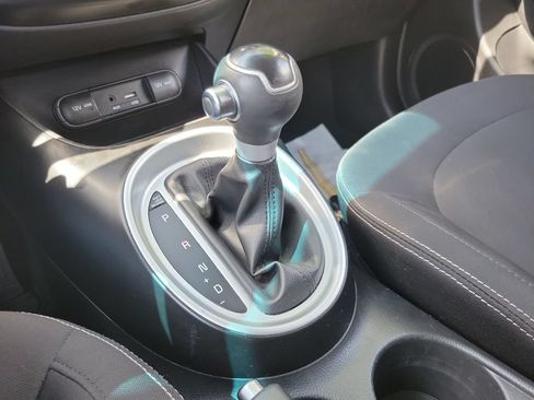 Used 2018 Kia Soul FWD image 28