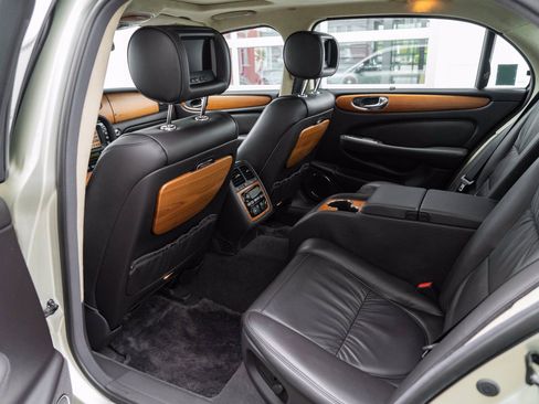 Used 2006 Jaguar XJ Vanden Plas Super V8 Portfolio RWD image 39