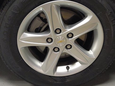 Used 2023 Chevrolet Malibu LS FWD image 31