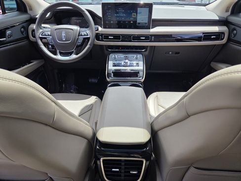 Used 2021 Lincoln Nautilus Reserve FWD image 13