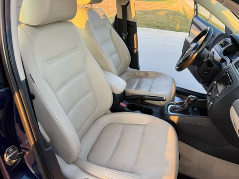 Used 2014 Volkswagen Jetta SE image 25