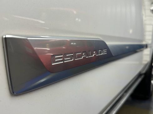 Used 2019 Cadillac Escalade Premium Luxury image 79