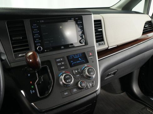 Used 2019 Toyota Sienna Limited Premium w/ Protection Package AWD/4WD image 39