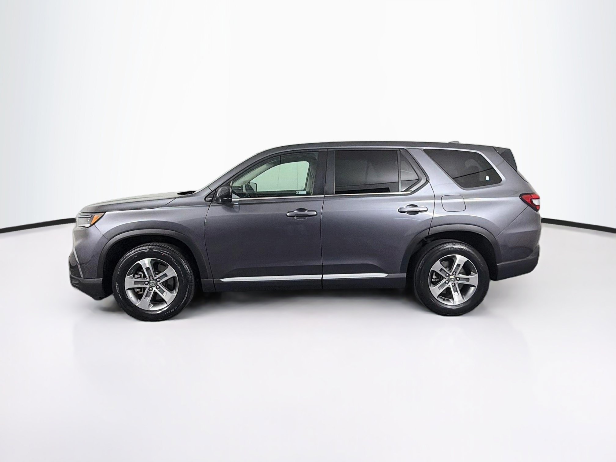 Used 2025 Honda Pilot EX-L image 4