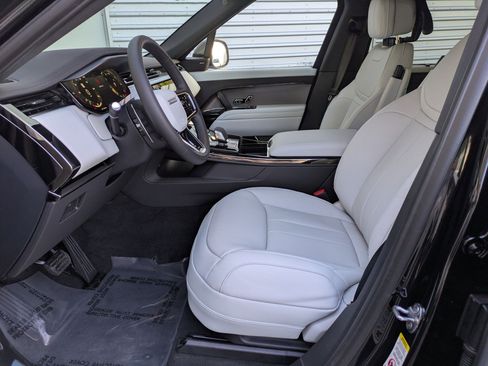 New 2026 Land Rover Range Rover Sport SE AWD/4WD image 24
