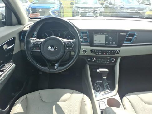 Used 2019 Kia Niro EX Premium FWD image 9