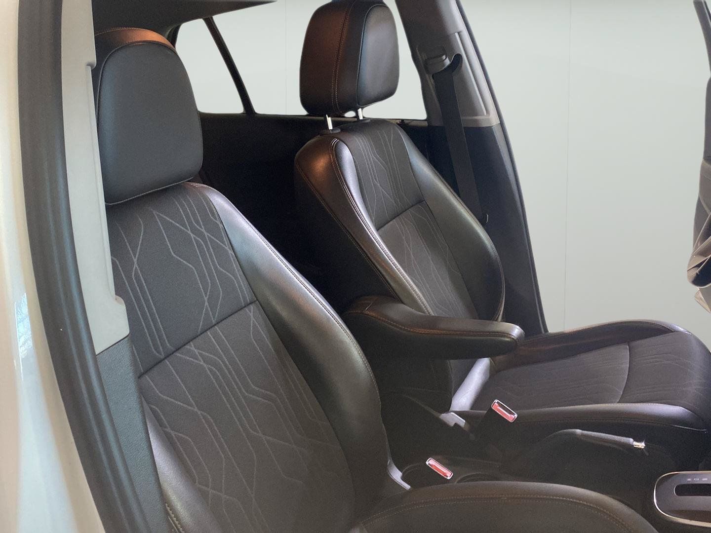 Used 2019 Chevrolet Trax LT AWD/4WD image 23