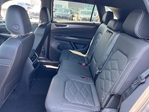 New 2026 Volkswagen Atlas Cross Sport SE FWD image 24