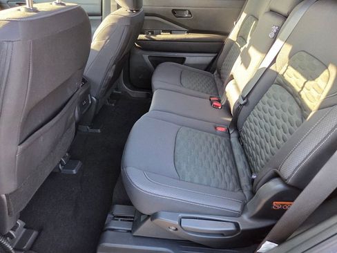 Used 2023 Nissan Pathfinder SV FWD image 14