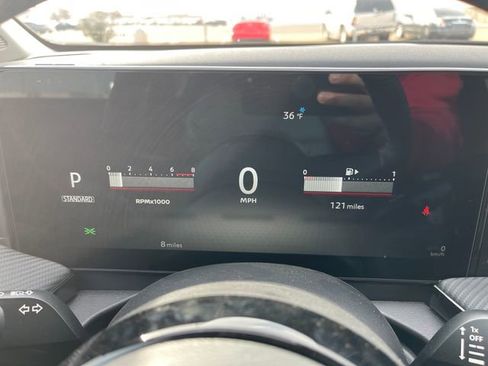 New 2025 Nissan Kicks SR image 17