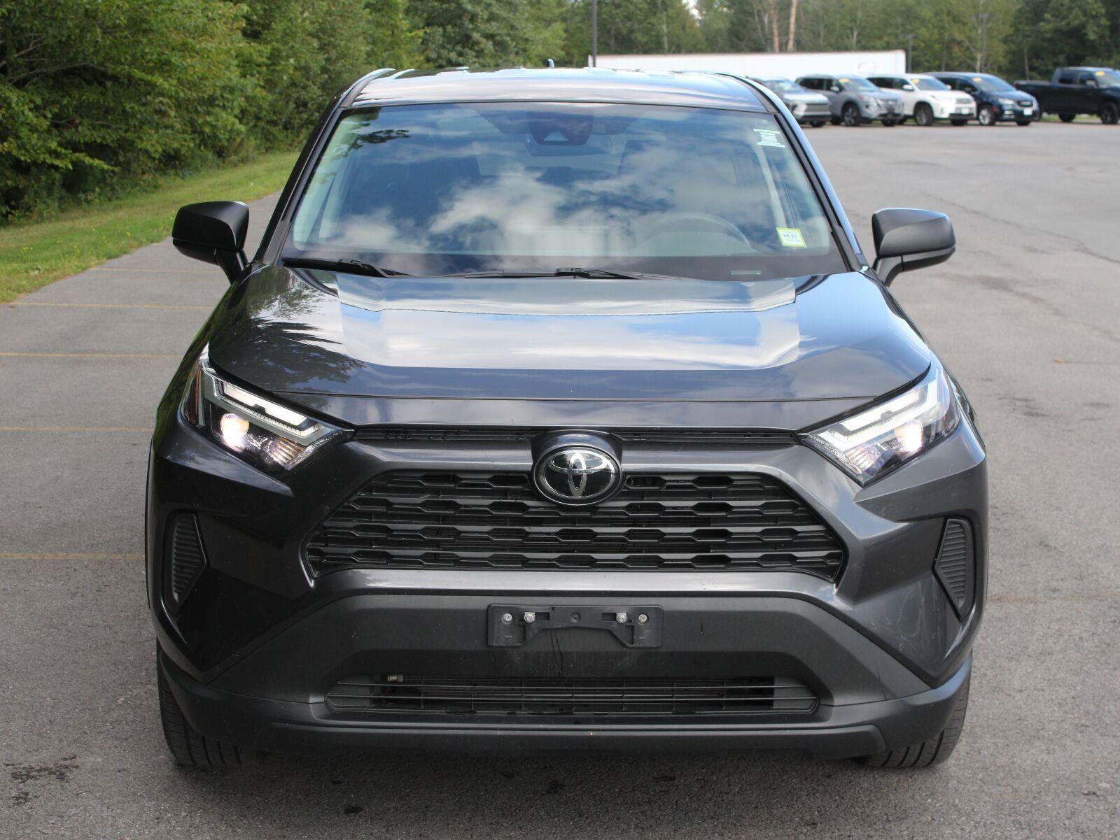 Used 2023 Toyota RAV4 LE AWD/4WD image 2