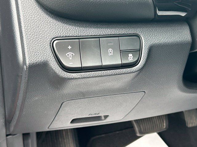 Used 2025 Kia Seltos S AWD/4WD image 23