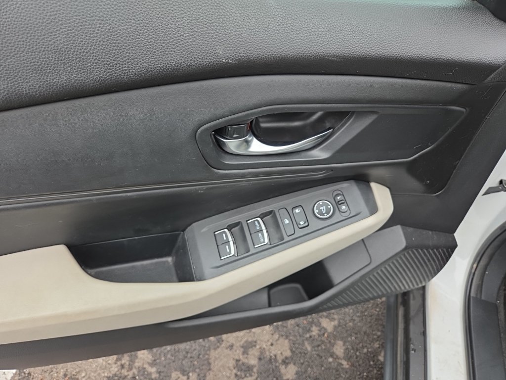 Certified 2023 Honda Accord EX image 10
