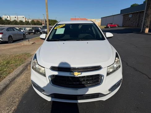 Used 2015 Chevrolet Cruze LT FWD image 2
