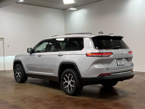 Used 2023 Jeep Grand Cherokee L Limited AWD/4WD image 26