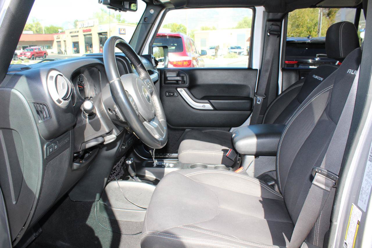 Used 2018 Jeep Wrangler Unlimited Rubicon AWD/4WD image 16
