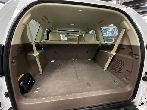 Used 2017 Lexus GX 460 Premium w/ Premium Package AWD/4WD image 26