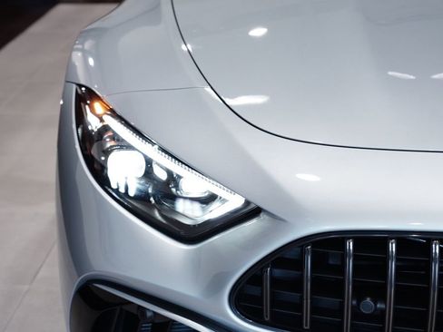 New 2025 Mercedes-Benz SL 63 AMG 4MATIC image 9