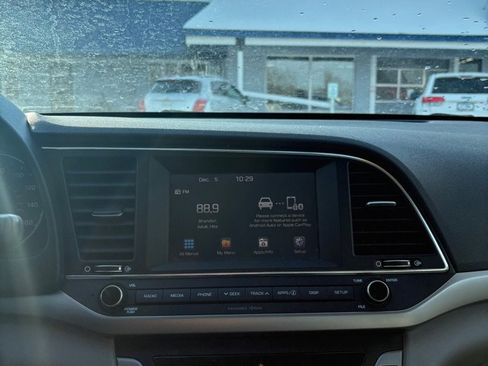 Used 2018 Hyundai Elantra SEL image 11