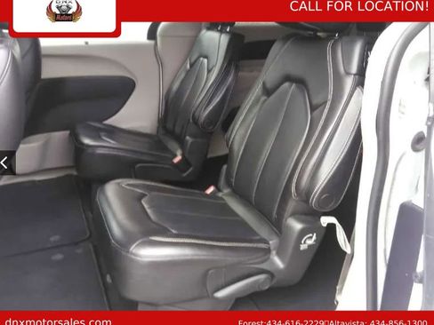 Used 2020 Chrysler Voyager Lxi image 2