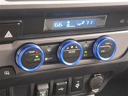 Certified 2022 Toyota Tacoma TRD Off-Road image 15