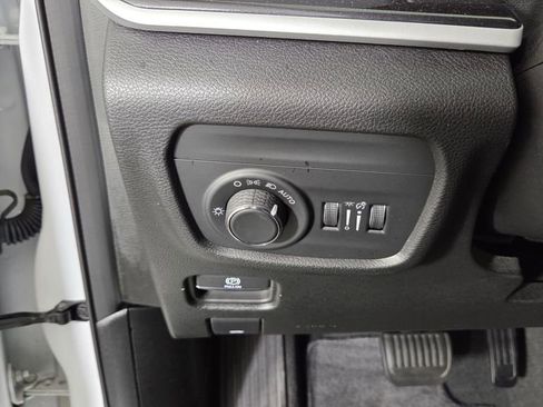 Used 2023 Jeep Grand Cherokee L Altitude image 20