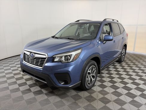 Used 2020 Subaru Forester Premium AWD/4WD image 2