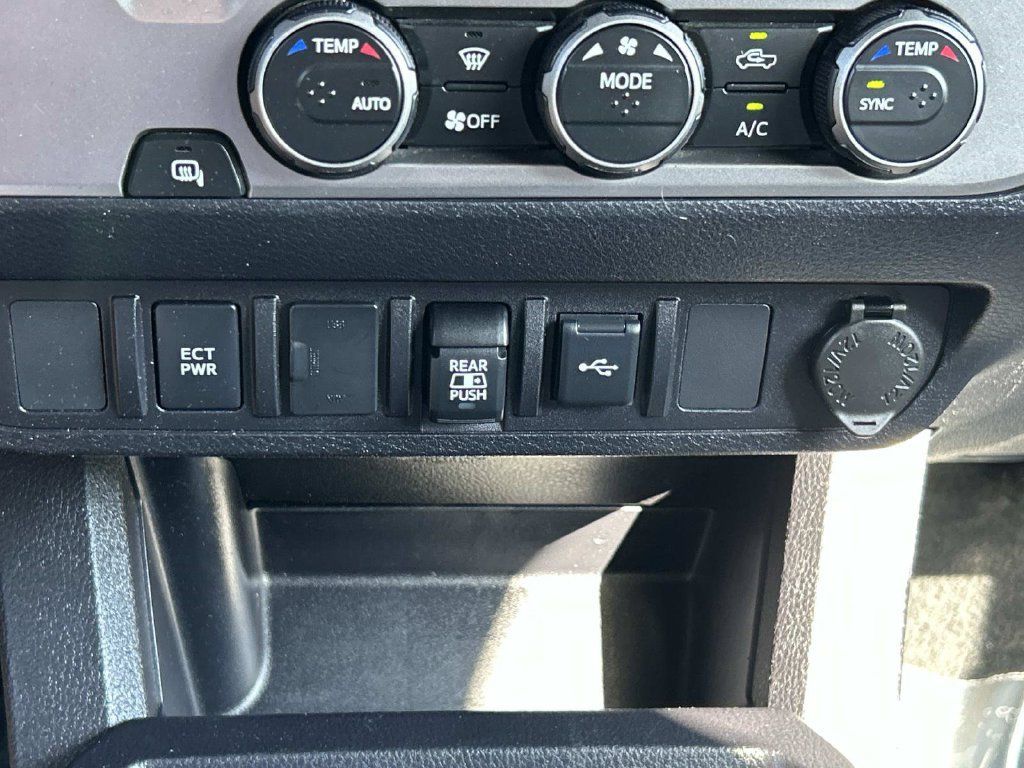 Used 2022 Toyota Tacoma SR5 RWD image 37