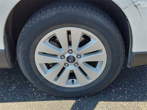 Used 2019 Subaru Outback 2.5i image 7