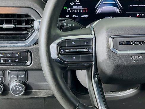 Used 2025 GMC Yukon Denali image 10