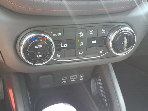 Used 2023 Chevrolet TrailBlazer RS w/ Convenience Package AWD/4WD image 19