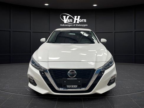 Used 2020 Nissan Altima 2.5 Platinum AWD/4WD image 2