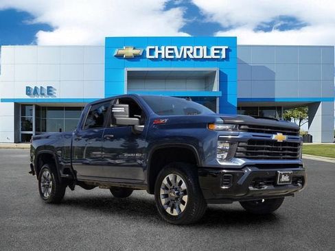 Used 2025 Chevrolet Silverado 2500 Custom w/ Custom Value Package AWD/4WD image 1