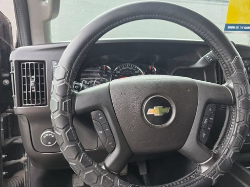 Used 2020 Chevrolet Express 3500 Extended w/ Driver Convenience Package RWD image 11