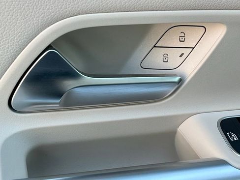 Certified 2026 Mercedes-Benz GLB 250 4MATIC image 36