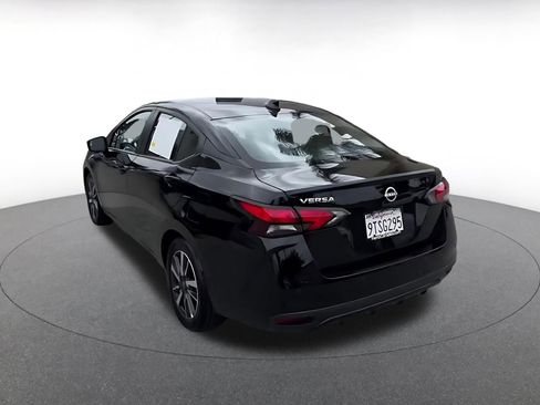 Used 2025 Nissan Versa SV FWD image 11