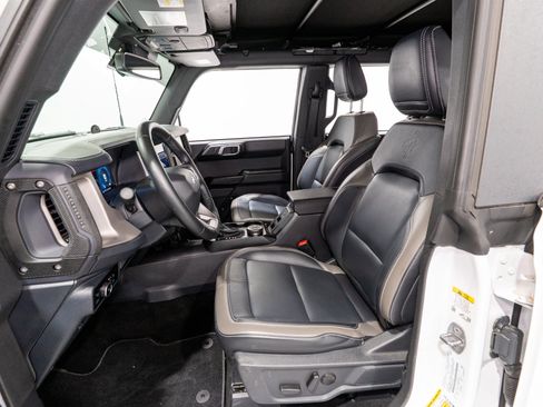 Used 2025 Ford Bronco Outer Banks AWD/4WD image 15