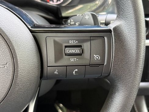 Used 2022 Nissan Pathfinder S AWD/4WD image 31